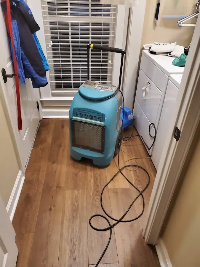 Commercial dehumidifier deployed for Crawl Space Restoration in Toronto